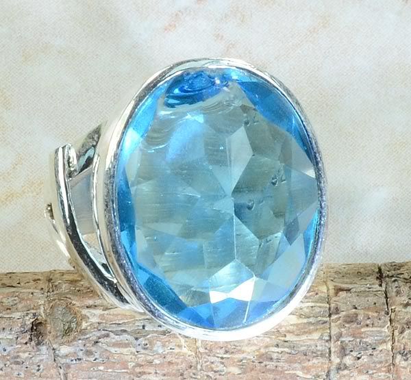 BLUE TOPAZ SILVER RING SIZE 7 1/4; S7424  