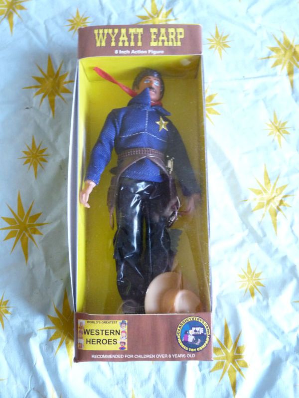 Western Heroes WYATT EARP MIB 8 figure  