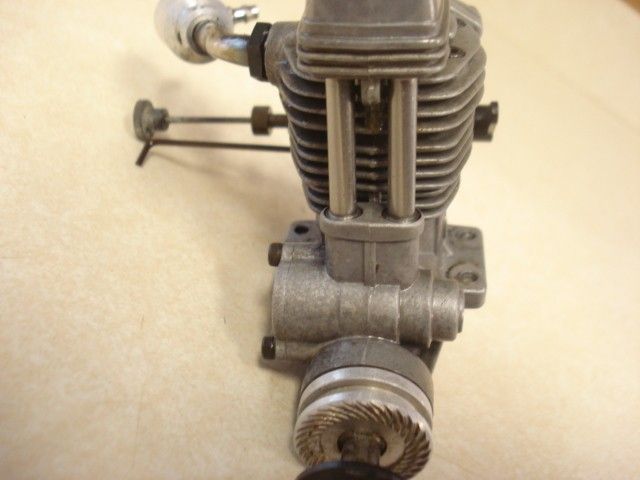 OS MAX FS .26 4 CYCLE R/C MODEL AIRPLANE ENGINE ** GOOD CONDITION 