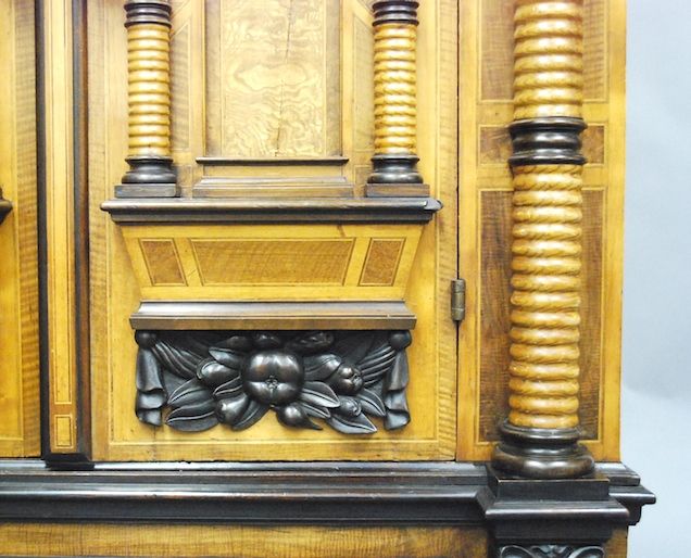 ANTIQUE 17TH C. ARCHITECTURALLY CARVED BAROQUE ARMOIRE  