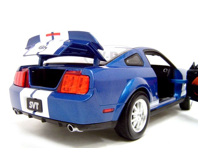 Brand new 118 scale diecast 2007 Shelby GT500 by Shelby Collectables.