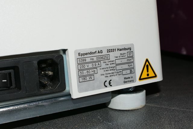 Eppendorf* Vacufuge* Concentrator 5301  