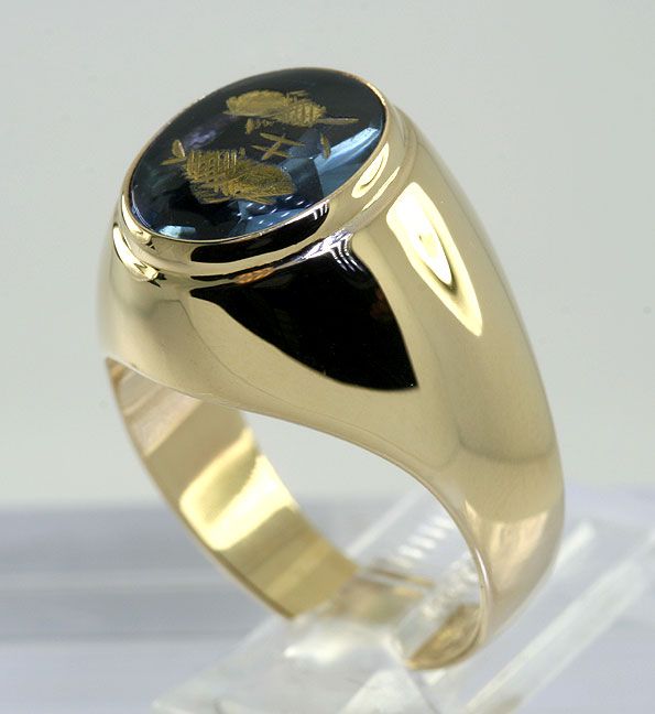   unique vintage glass and 14k yellow gold signet style ring measuring 5