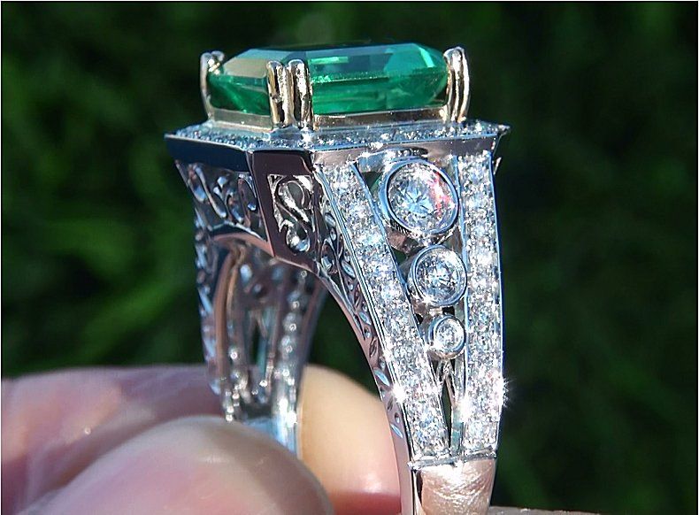 Vintage Estate 4.78 Carat Natural VS Colombian Emerald Diamond Ring 