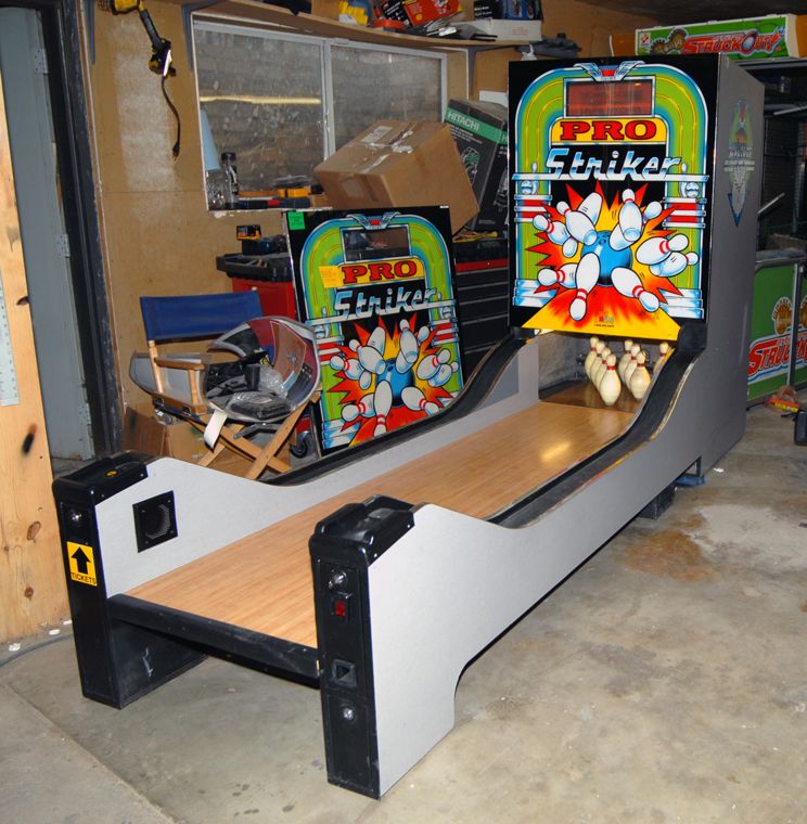 PRO STRIKER BOWLING ALLEY ARCADE GAME   Working  