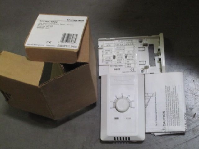 HONEYWELL T7770C1002 SET POINT ROOM TEMPERATURE SENSOR  