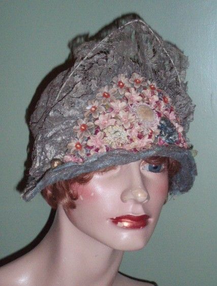 Vintage 1920s Lace Flower Cloche Hat  