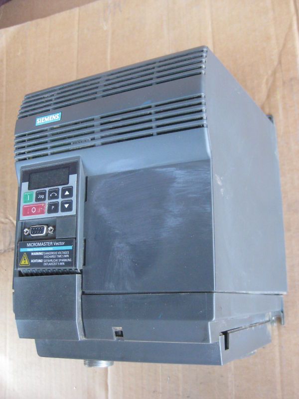 Siemens Micromaster 6SE3221 3DC40 7.5 HP VS AC Drive  