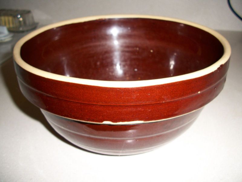 VINTAGE MIXING BOWL~ 9 BROWN~USA POTTERY~~LQQK~