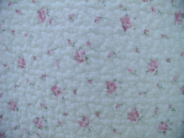 vintage looking claudia quilt queen size measuring 88 x 92 pink roses
