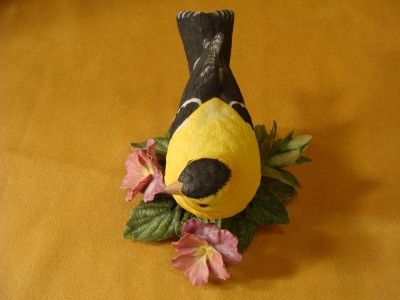 LENOX AMERICAN GOLDFINCH Lifelike Bird in the Pansies  