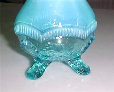   FENTON ? BLUE OPALESCENT 3 FOOTED SHELL DESIGN ART GLASS VASE  