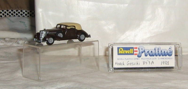   853A, Praline, Revell, Plastic,1/87 scale, with display case  